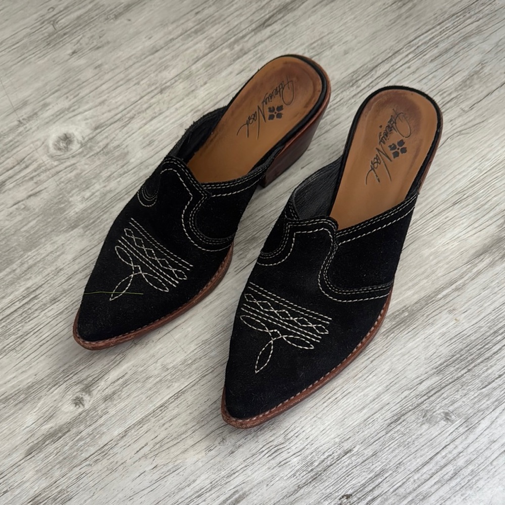 Women’s cowgirl Sliders